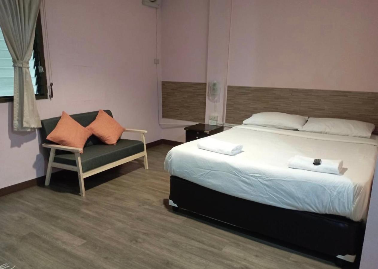 Rajparop Place 방콕 외부 사진